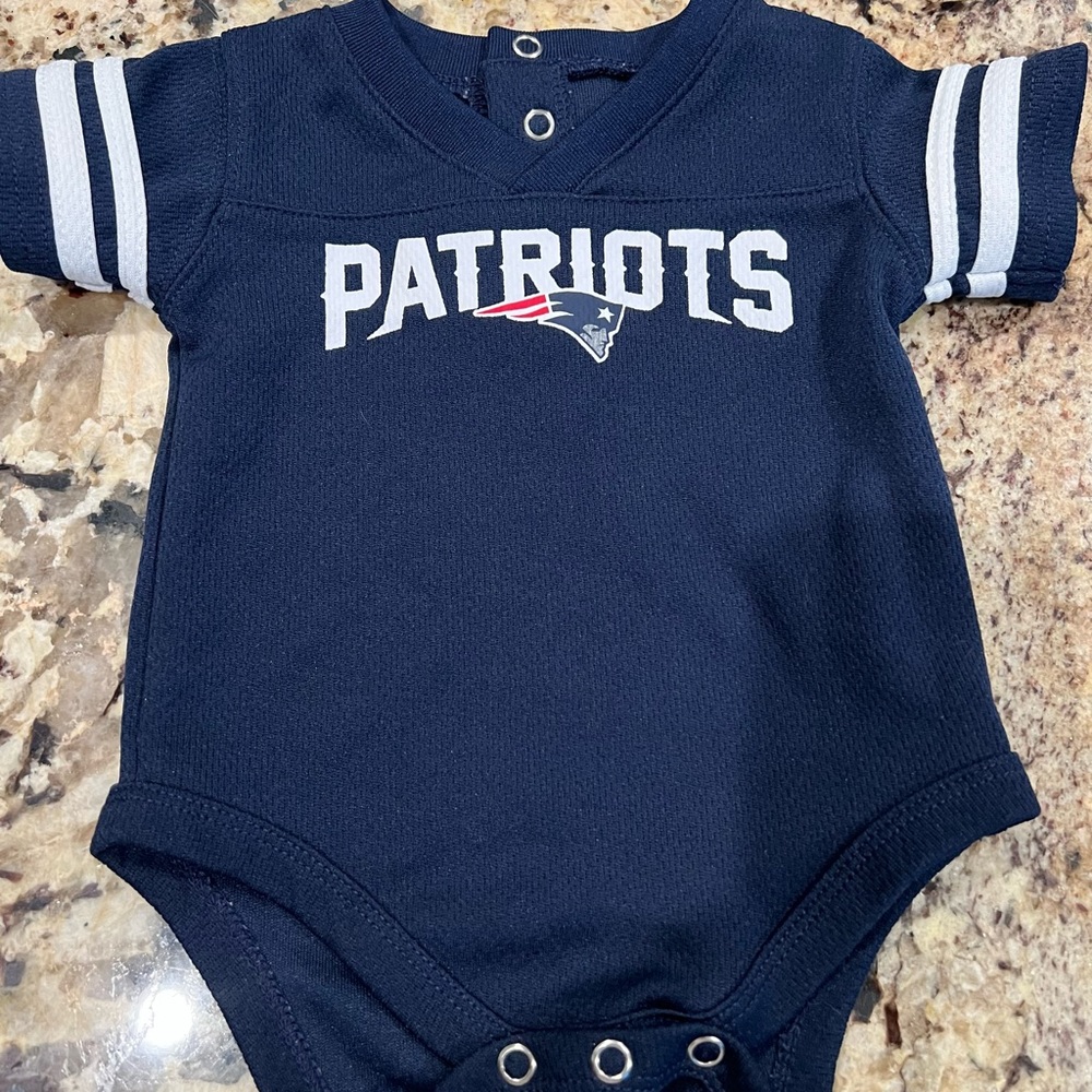 Patriots NFL Team apparel infant indie sz. 0/3 mo